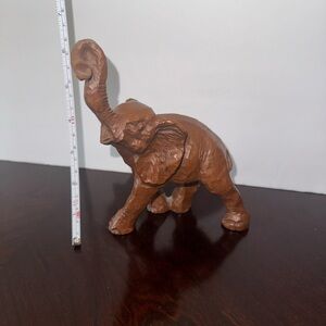 Red mill wood elephant figurine ~trunk up